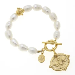 Bee Intaglio Pearl Bracelet