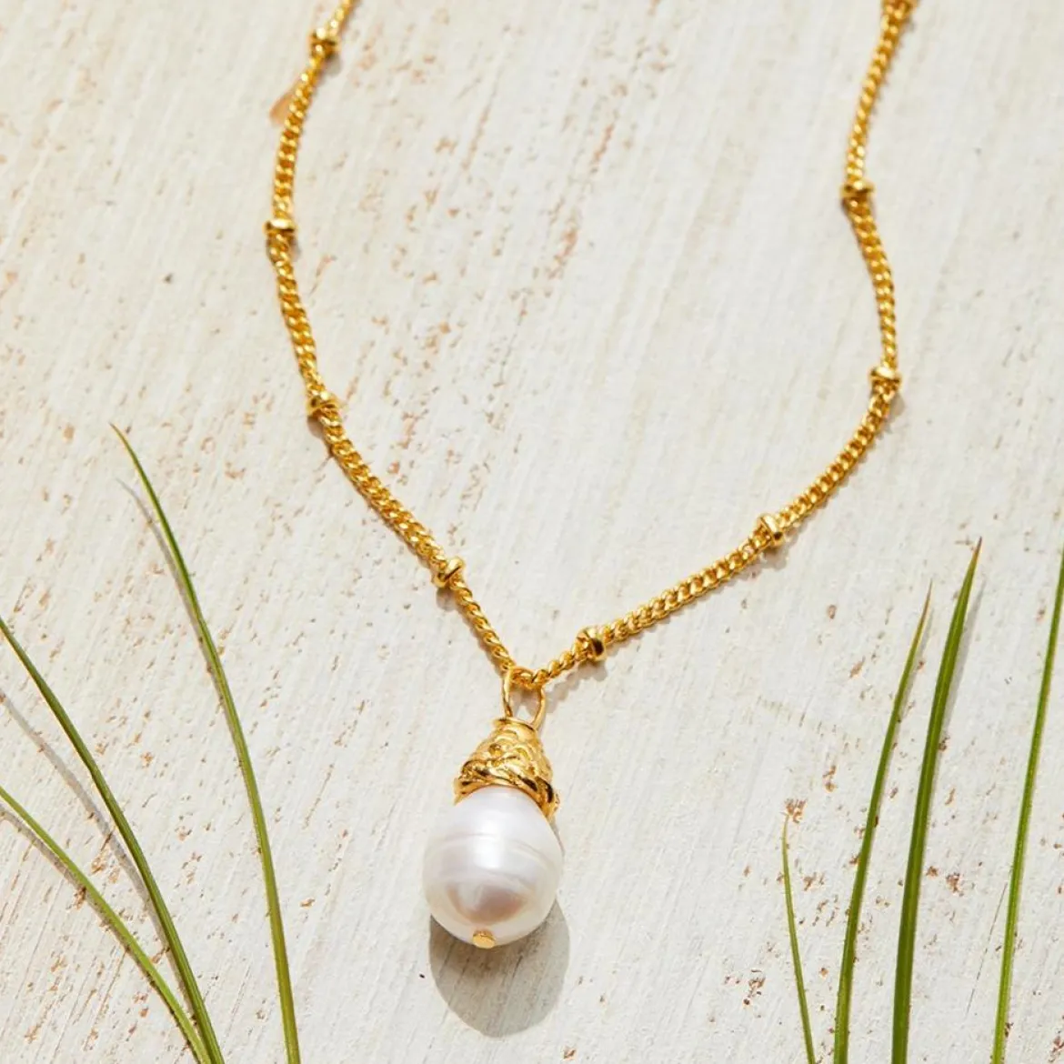Dainty Pearl Drop Necklace