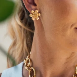Daisy Studs