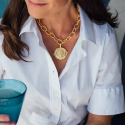 Sea Shell Pendant Necklace